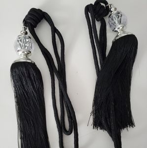 Curtain Black Holder New